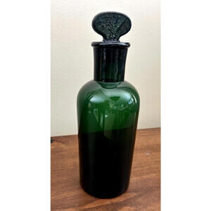 Emerald Green Decanter Glass Bottle with Glass Stopper 9.5"x3.5" (Blenko Style)